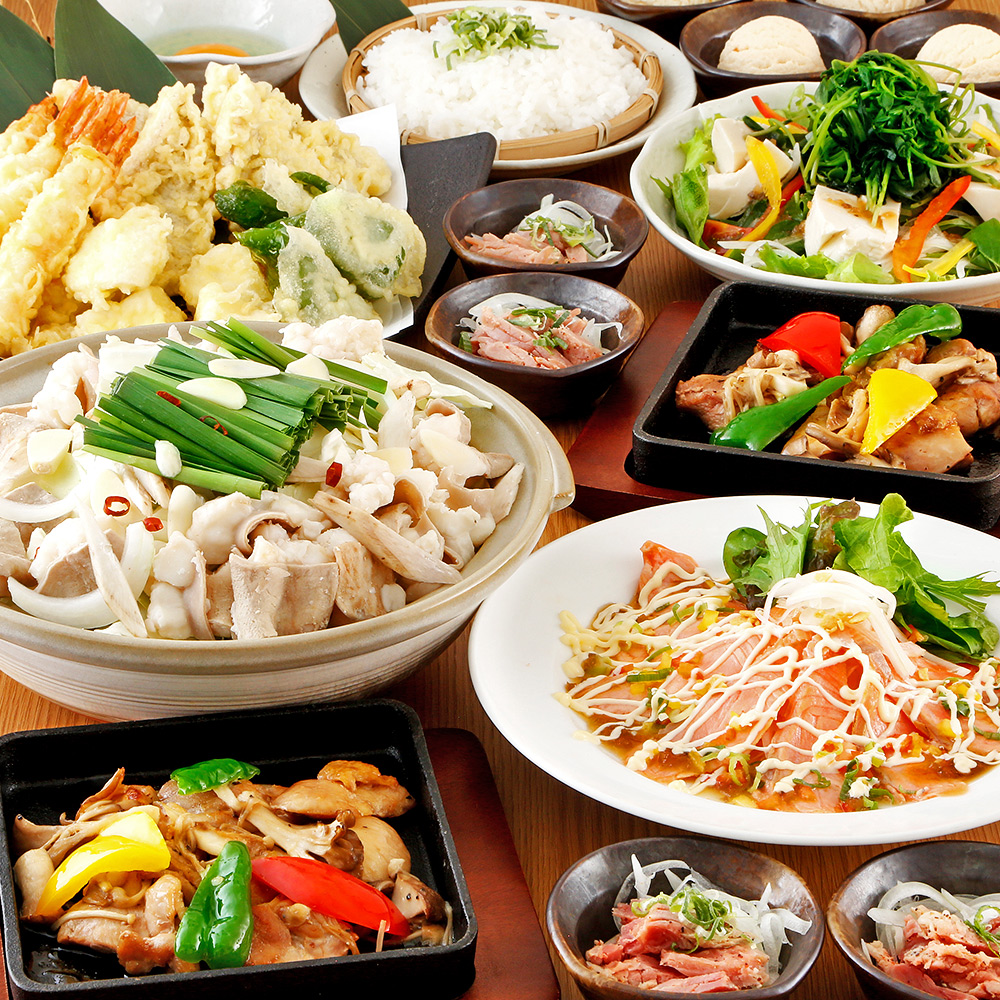 【いろどり】国産牛もつ鍋や炙りサーモン・チキンステーキや天ぷら盛合せ等全8品+飲放込4500円